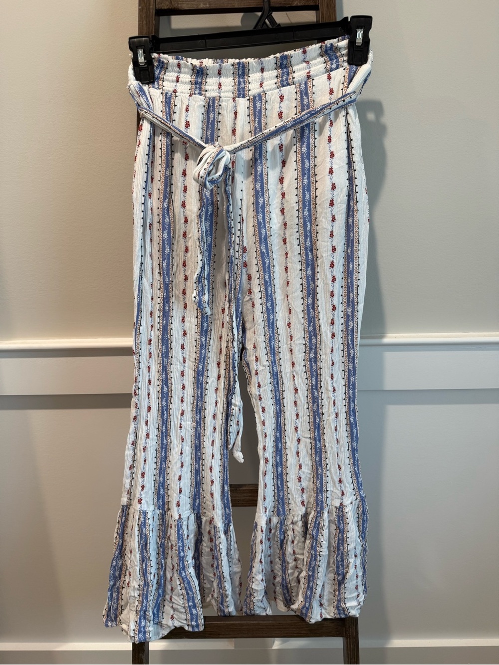 Women’s White Striped Wide-Leg Drawstring Pants